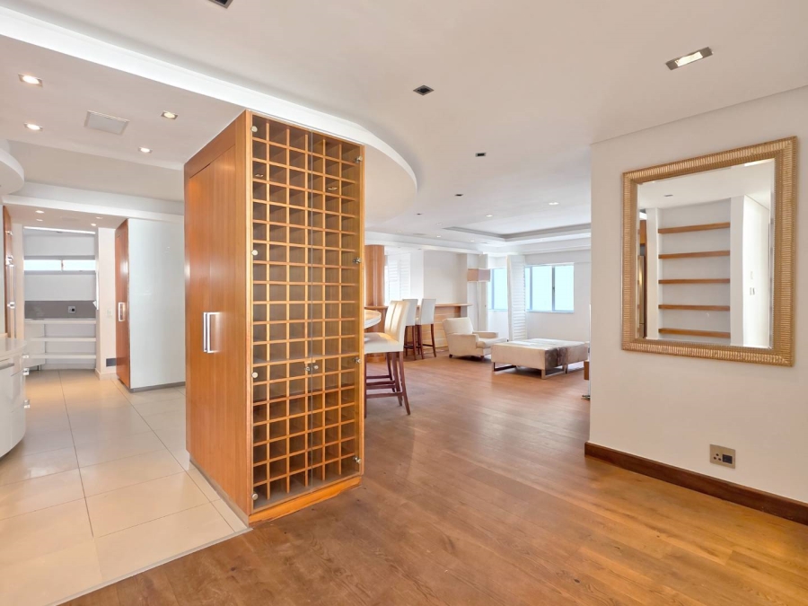 2 Bedroom Property for Sale in Sea Point Western Cape